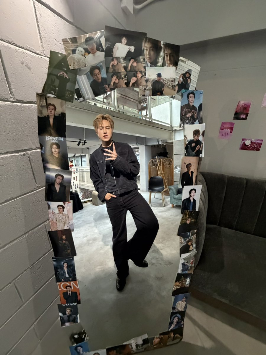 tutorvm's tweet photo. thank you to everyone who came today and supported me from near and far. thank you for having me and making my 20s this special, and thank you sm for putting together such a special event for me. much love to all of you be ready for tonight. thank you CEN*TRE🤍 #TUTOR_CIRCRL https://t.co/CWJdBxkrT2