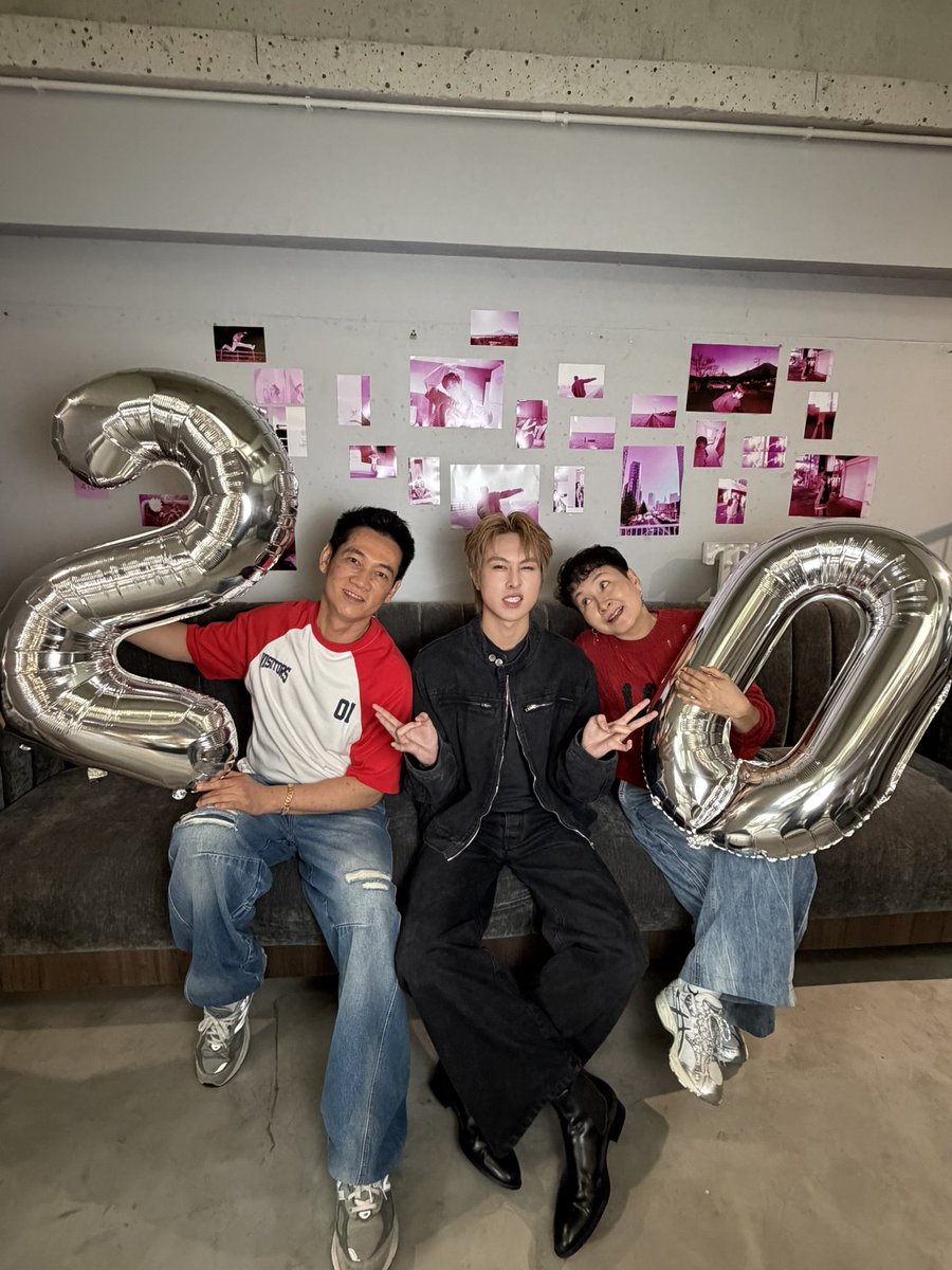 tutorvm's tweet photo. thank you to everyone who came today and supported me from near and far. thank you for having me and making my 20s this special, and thank you sm for putting together such a special event for me. much love to all of you be ready for tonight. thank you CEN*TRE🤍 #TUTOR_CIRCRL https://t.co/CWJdBxkrT2
