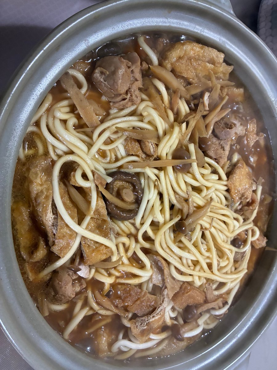 makoto1332's tweet photo. #今日の晩ごはん

今日の晩ごはんは味噌煮込みうどん https://t.co/Nx9MMKR1EY