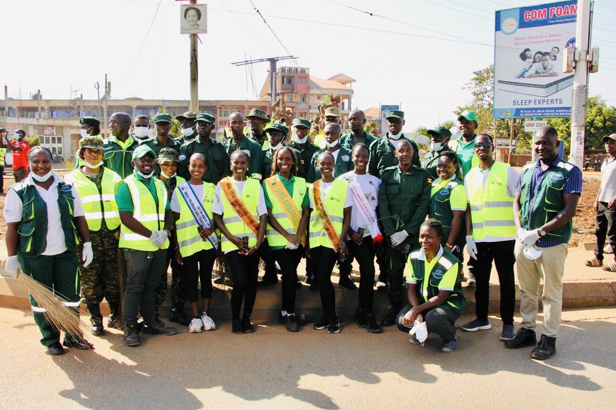 nemaug's tweet photo. 3RD NATIONAL CLEANING DAY - MBALE CITY!

Today, 26 Sept 2026, NEMA Mbale Regional Office and NEMA’s Mt. Elgon Project team joined Mbale City Authority, Mutende, Minister of State for Ministry PublicService, who served as the Chief Cleaner, @ugwildlife, schools & communities for National Cleaning Day. 

The cleaning exercise was conducted along Pallisa Road in Mbale City and this is a testament that environmental cleanliness is a shared responsibility. 

“A Clean Uganda is Everybody’s Responsibility”.

#NationalCleaningDay #NEMA