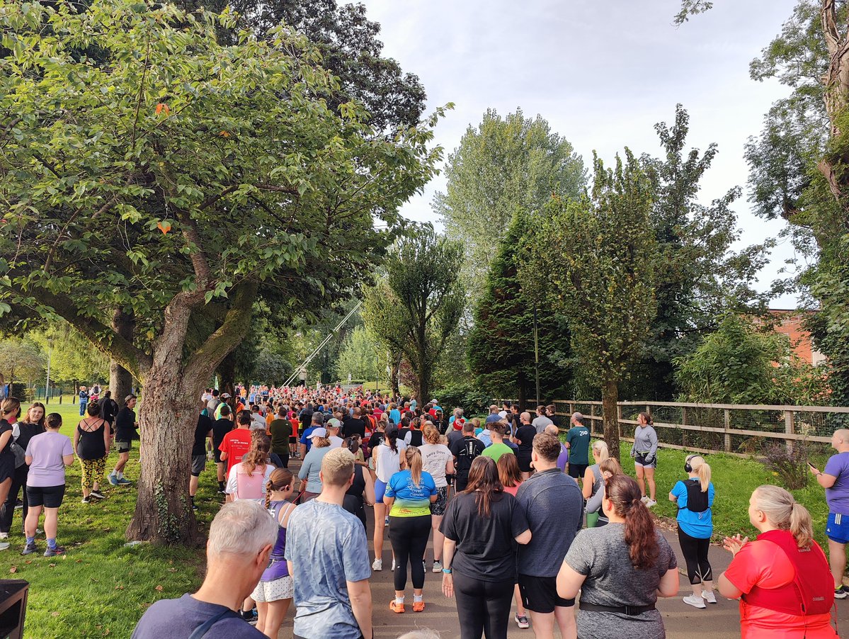 DerekTheWeather's tweet photo. Love @Pontyparkrun in Pontypridd!  
Just what I needed this morning. Slimmers breakfast afterwards in Cafe Fresco! 🏃🏼😋 https://t.co/aDqTEg2dqV