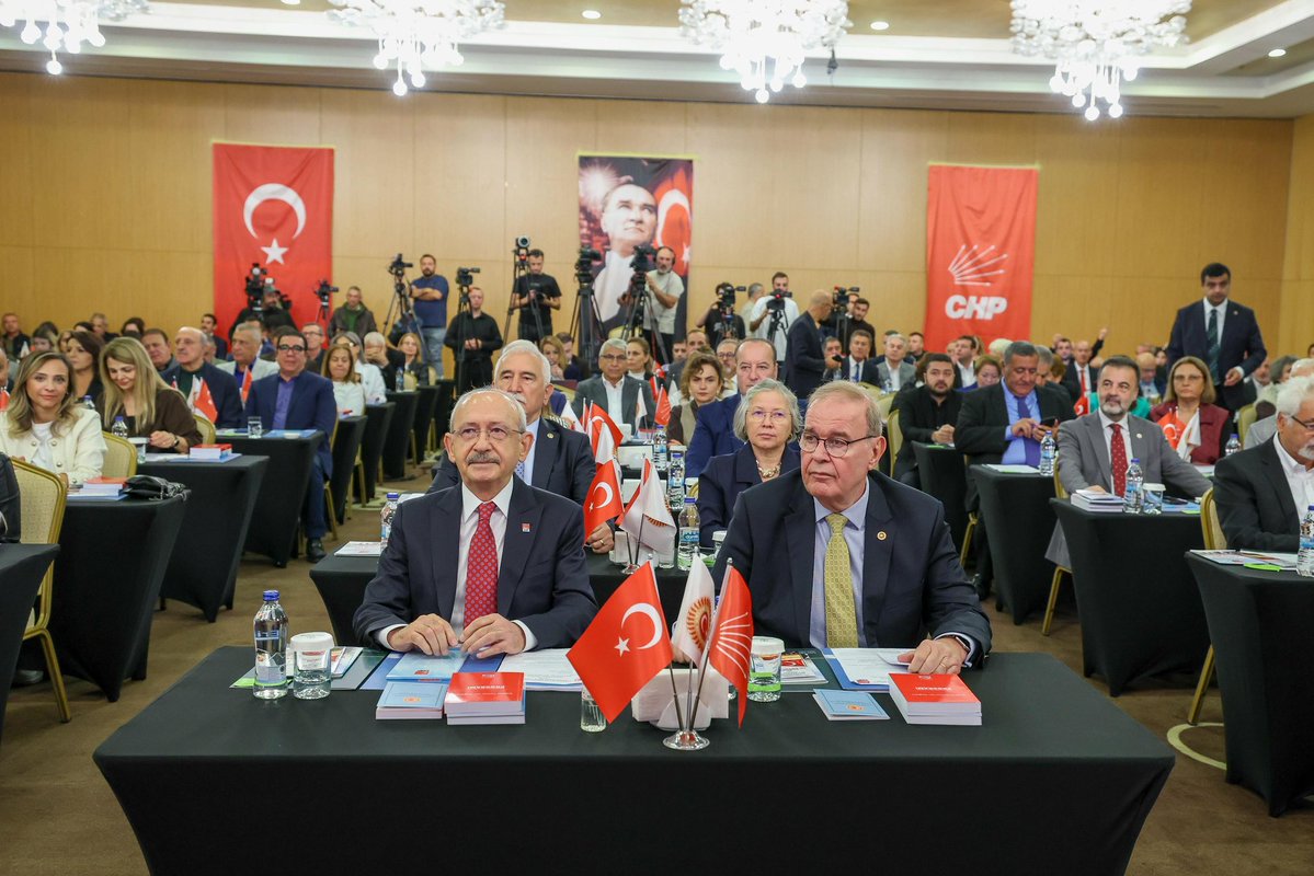 herkesicinCHP's tweet photo. Genel Başkanımız Kemal Kılıçdaroğlu, TBMM Grubumuzun Bolu Abant’taki Değerlendirme Toplantısının açılışında konuştu. https://t.co/HpHnH8sn1V