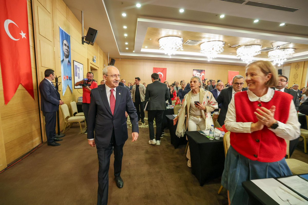 herkesicinCHP's tweet photo. Genel Başkanımız Kemal Kılıçdaroğlu, TBMM Grubumuzun Bolu Abant’taki Değerlendirme Toplantısının açılışında konuştu. https://t.co/HpHnH8sn1V