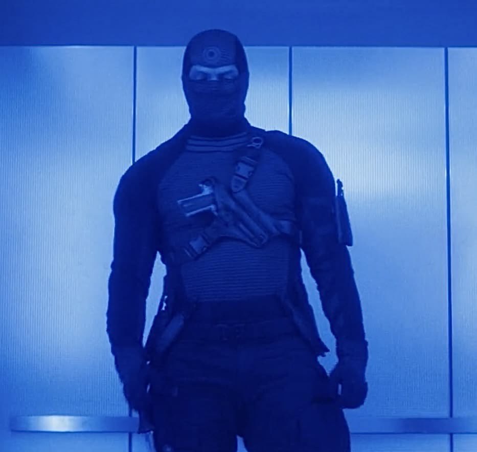 civserot's tweet photo. i’m still mourning bc of the fact that we won’t be able to see his tummy and this suit in s3 https://t.co/lbMWNhAsqS