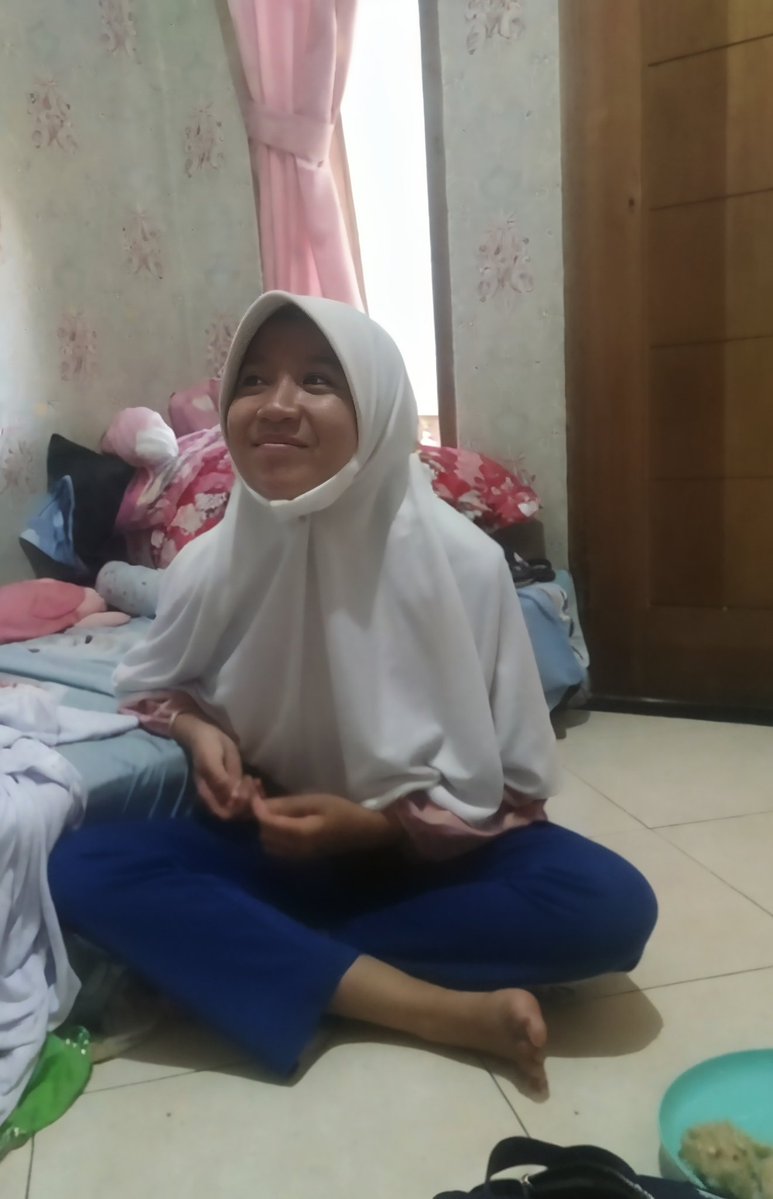 sherizn's tweet photo. Anak smp colmay make sisir rambut
https://t.co/ReyxIuX2Wi https://t.co/Yru8VKrEKx