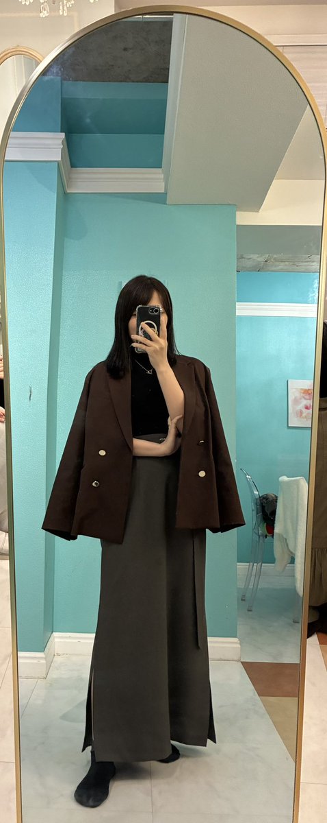 fuizyio's tweet photo. 服をお借りして試着させてもらったり、ブラウンを使ったいい女になれる色も知れてほくほく🤎
楽しかったな〜〜〜😆 https://t.co/qp6jtLxJda