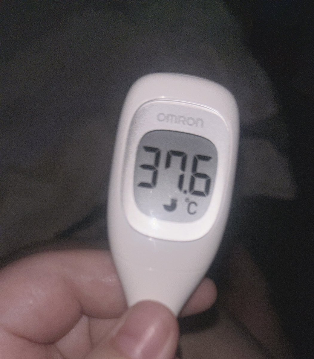 milk_sleep39's tweet photo. 昨日35.1℃で震えてたのに今日これでしんどい
最近少しでも熱あると体だるくなるから測る前にすぐ分かる https://t.co/M7EIOc1vsw
