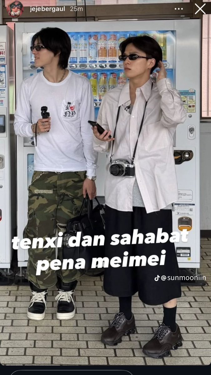 harutnuhun's tweet photo. fanfic author tresur paling underrated menurut gue adalah sunmooniin di tiktok njir. gaada plot yg macem2 apalagi problematik, pokoknya skenarionya adalah kalo jhyk punya second acc namanya jejebegaul TERUS ISINYA CUMA NYEBAR AIB TEMEN2 TONGKRONGANNYE (dan terkadang dia sendiri) https://t.co/R0zQAkDGKv