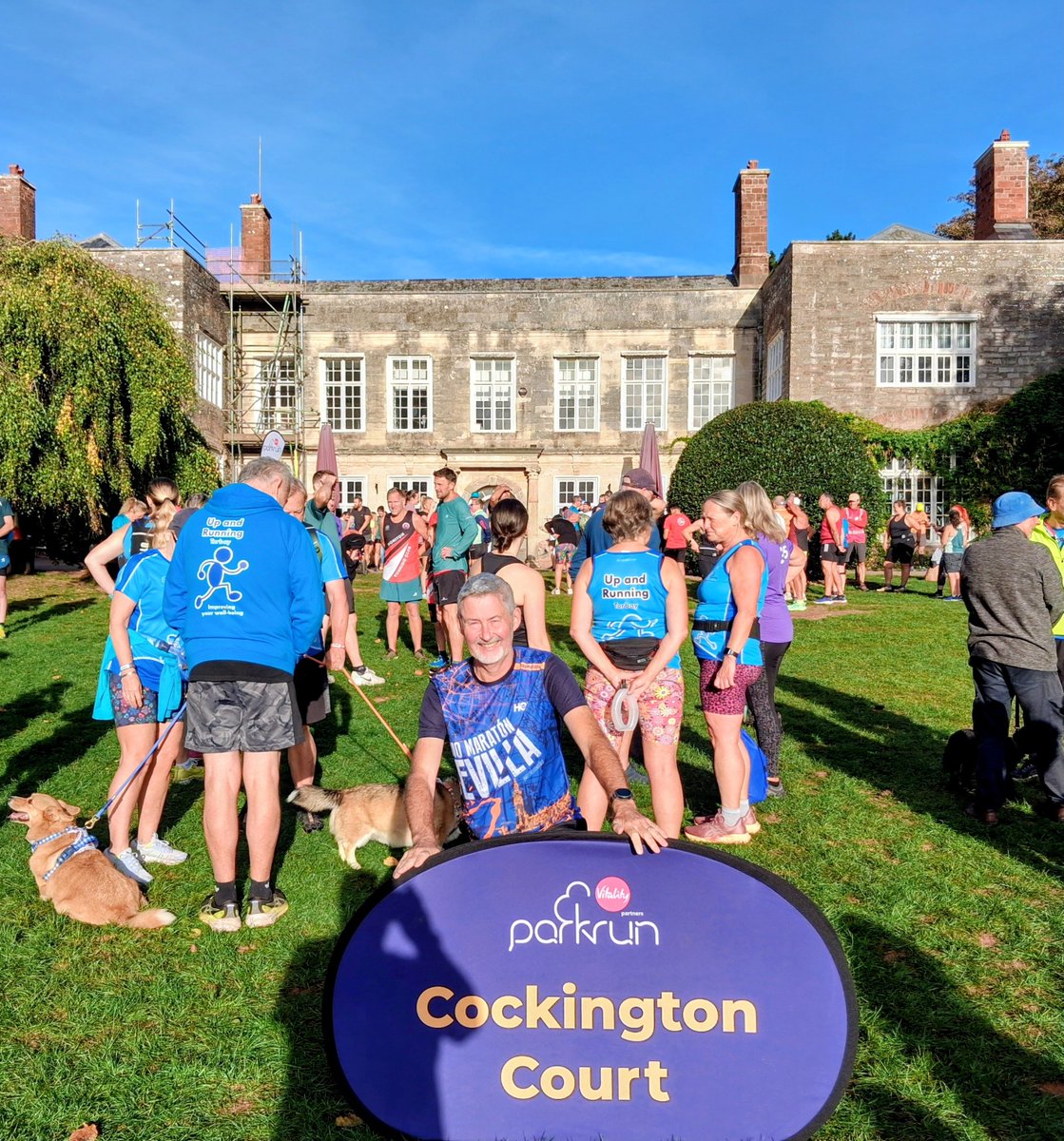 AdrianHarding99's tweet photo. Inaugural parkrun at Cockington Court in Torquay, Devon. Hilly 2-lap out-and-back course. Toilets, cafe and bakery! #LoveParkrun https://t.co/3xiHEHWhCB