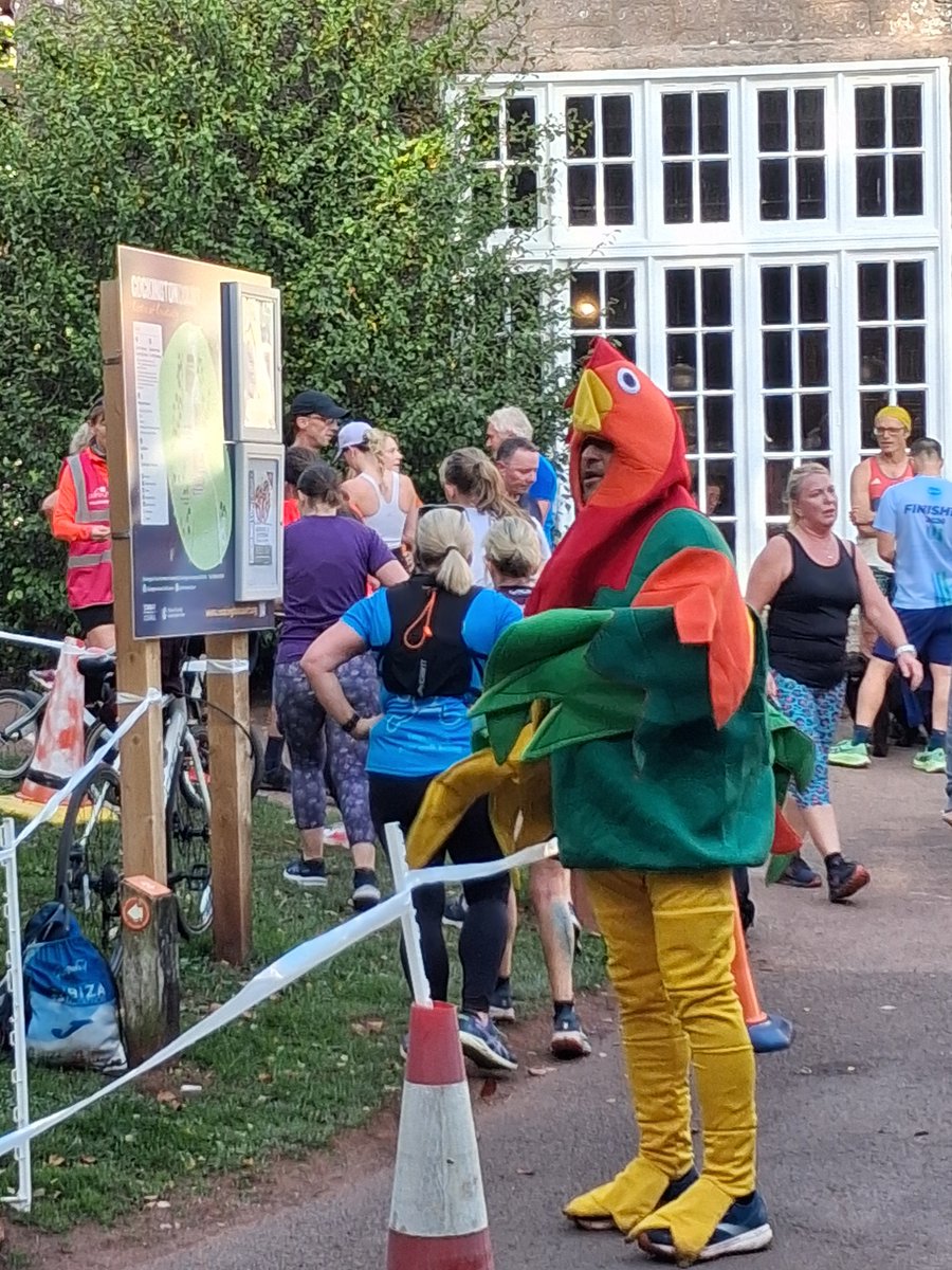 AdrianHarding99's tweet photo. Inaugural parkrun at Cockington Court in Torquay, Devon. Hilly 2-lap out-and-back course. Toilets, cafe and bakery! #LoveParkrun https://t.co/3xiHEHWhCB