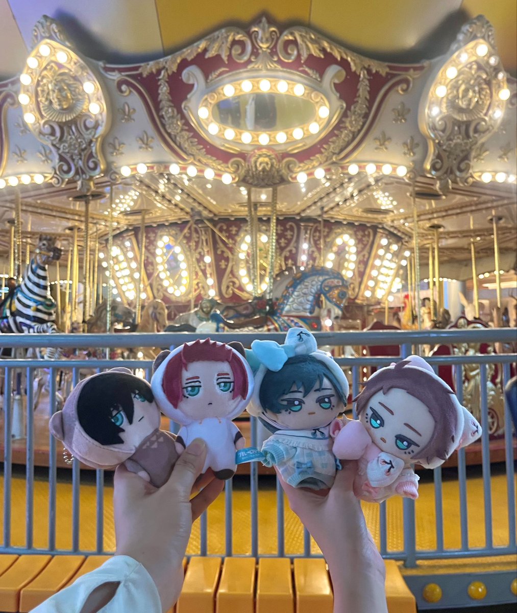 sumobu945's tweet photo. 第一張的鳥像極了陶醉的同人女

帶兄弟去了遊樂園玩 (o^^o)～ https://t.co/8Zf3QtarYc