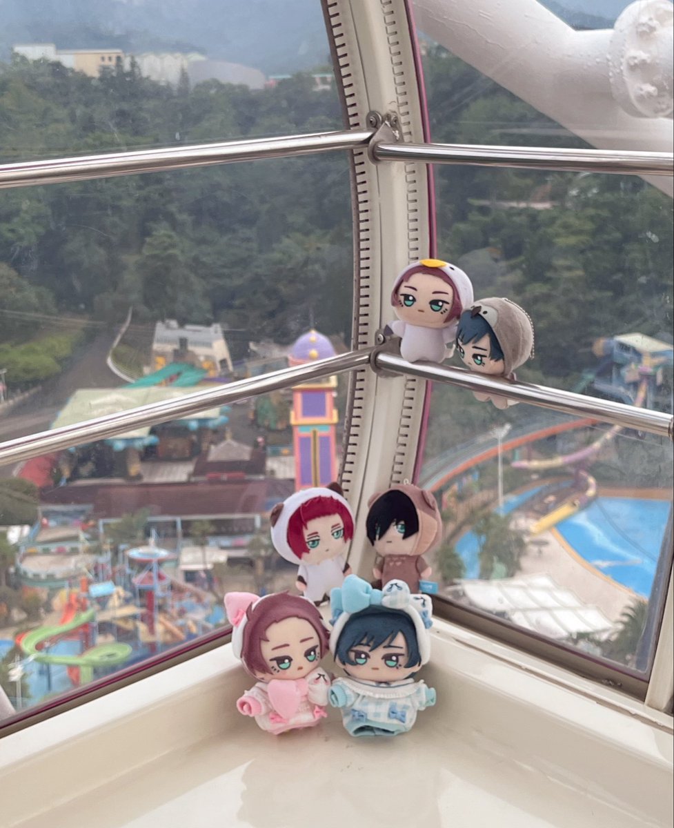 sumobu945's tweet photo. 第一張的鳥像極了陶醉的同人女

帶兄弟去了遊樂園玩 (o^^o)～ https://t.co/8Zf3QtarYc