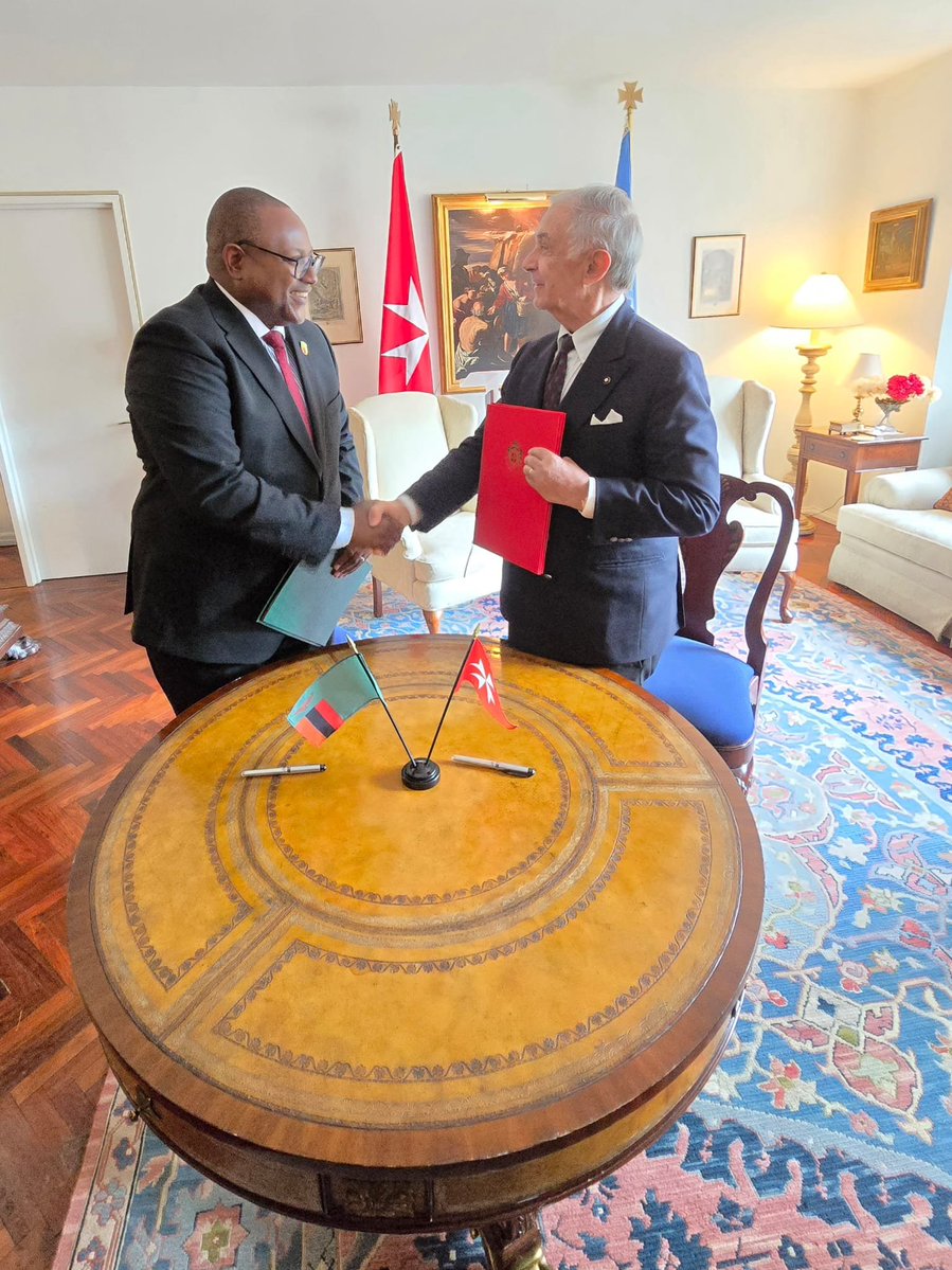 ZambiaMFAIC's tweet photo. On the margins of #UNGA81, Zambia and the Sovereign Order of #Malta signed a Joint Communique establishing diplomatic relations to scale up cooperation.

https://t.co/NcpB47OhOF https://t.co/4LjPzc1V60