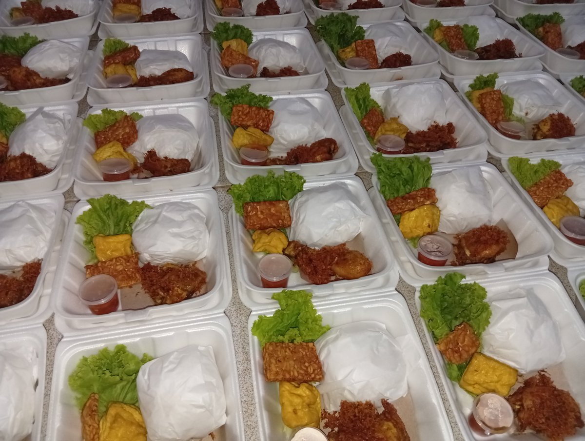 saffajrin's tweet photo. X please do ur magic ✨

Teman-teman, aku jualan kue basah di sklh, rmh jg. 
Aku BU u/ beli 5 buku pelajaran, belum bisa minta ortu krn ngojek becak lg sepi
Aku jg open utk kalian yg ingin sedekah subuh/jum'at berkah yaa... 
Start 3k-15k aja.

📍Jabar https://t.co/6tlw8apKvT