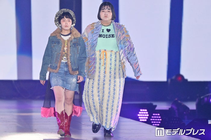 modelpress's tweet photo. 【♥️Rakuten GirlsAward 2026 A/W🍰🍭】

ヨネダ2000「ガルアワ」初登場✨
異素材ミックスコーデで存在感

💬「インパクトすごい」「個性際立ってる」
https://t.co/cizAYCdMvD

#ガルアワ2026AW @yonedamakoto526 @yonedaai2000 https://t.co/D8ceJjphxD