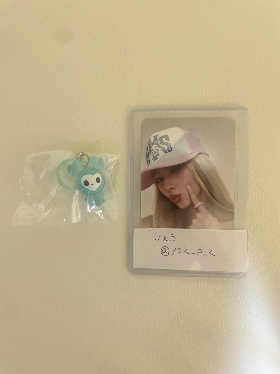 ysk_p_k's tweet photo. 【交換】TWICE LOVELYS めじるしアクセサリー

譲：MIVELY

求：SAVELY

郵送でのお取引

お気軽にお声がけください。 https://t.co/JtbO7XbN1c
