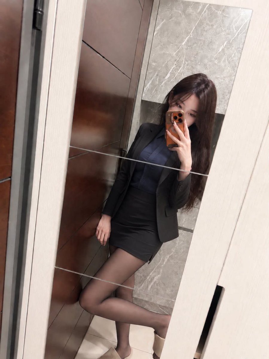 PANDIAN222's tweet photo. 有人問我怎麼那麼敢露  
我就想問：我現在不露我的身材  
不然我要等7、80歲再露嗎？  
真的是少給我ㄇㄇ😍 https://t.co/V9h8EZEnbB