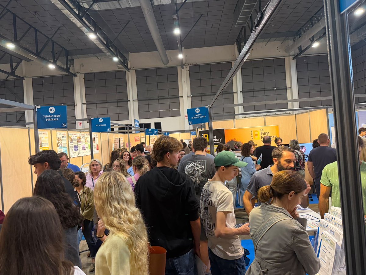 studyrama's tweet photo. Le salon #studyrama de Biarritz a ouvert à la Halle d'iraty ! Des centaines de familles se sont précipitées dans les allées ! On vous attend jusqu'à 17h ! @Ville2Biarritz @sudouest @RTL2officiel https://t.co/1LtrSmVa0z