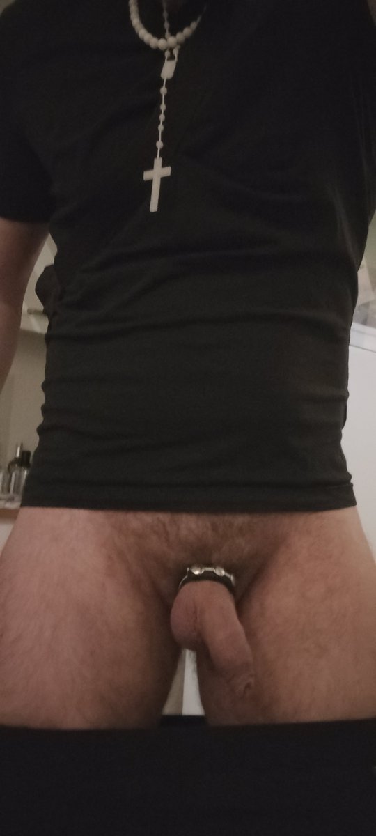 aernus94700's tweet photo. Prêt pour la Concorde. Chapelet + anneau. Le pape n’a pas demandé ce détail 📿🍆 #MaQueue #uncut
@MaQueue_fr
@GenerationsX_FR https://t.co/mOA5wDB9qU