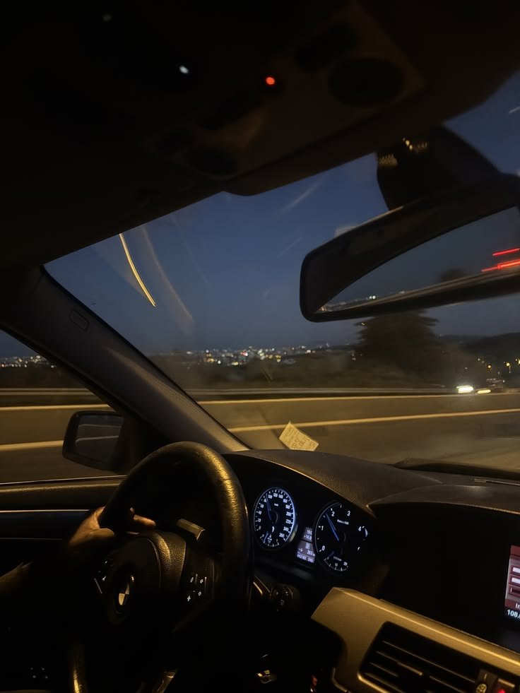 AmarEdin8's tweet photo. Najbolji razgovori sa samim sobom se vode noću, uz praznu cestu i dobar ritam. 🚗🌃 Gdje vas vodi vaša kasna vožnja?
​#NocnaVoznja #Mir #Cesta #Sloboda https://t.co/5SJRInuEo2
