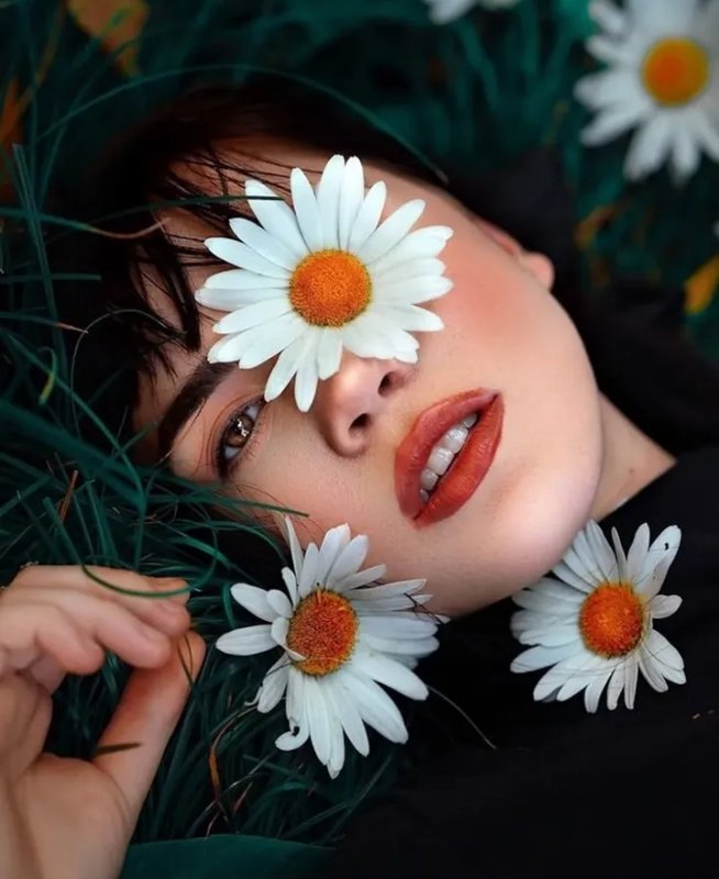Mahaandlayla96's tweet photo. #فن  #تصوير  #ابداع  #فانتازيا  #Aesthetic 

""أزهر بتفاصيلك"" https://t.co/fxFb3fgPjm