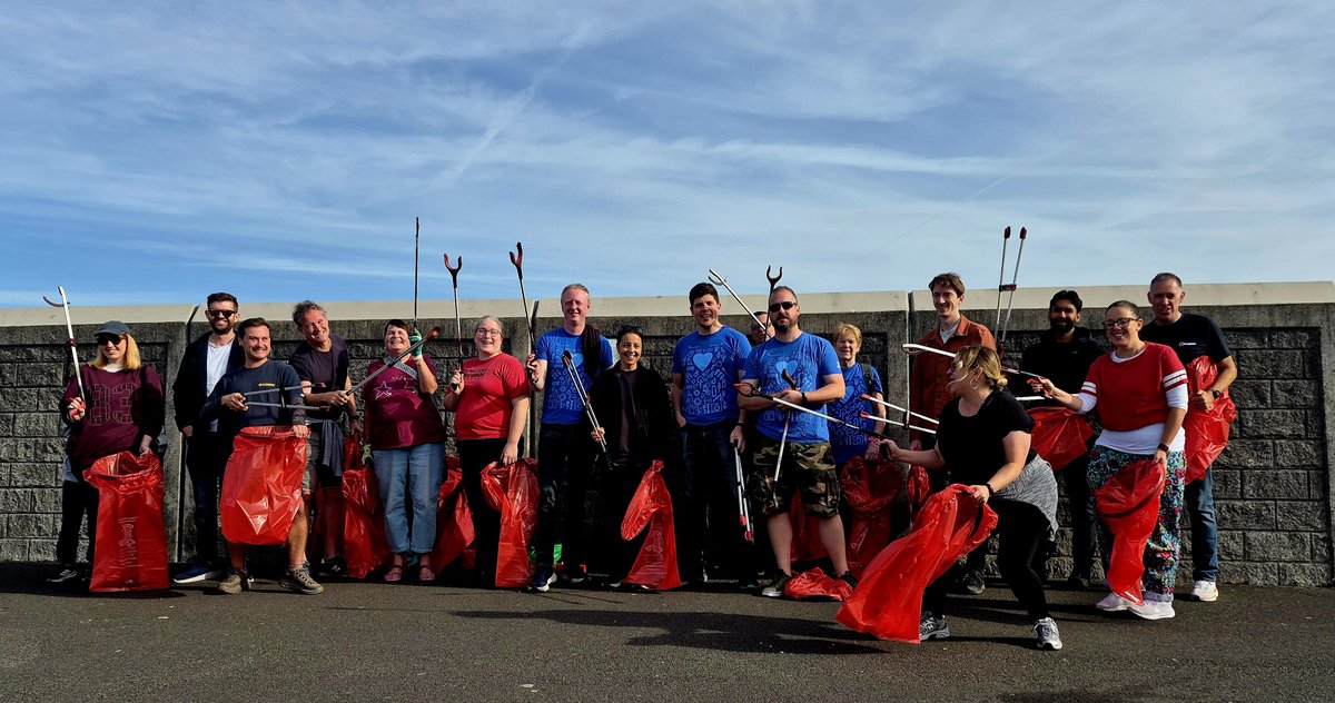 KeepSplottTidy's tweet photo. We have 20 contenders, er....we mean volunteers out and about today in sunny Splott and Adamsdown! There's still time to join in and see who wins! #teamAdamsdown or #TeamSplott #BigCardiffTidy https://t.co/yunlKsiJVO