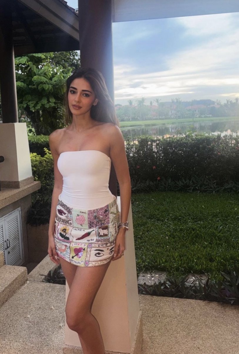 StarCrave_'s tweet photo. Ananya Panday 🤯🥀 https://t.co/gIlemgol96