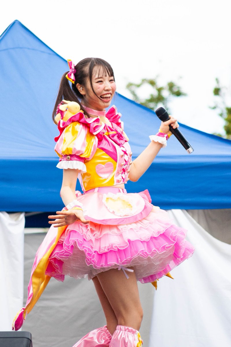 250R2's tweet photo. 2026.9.13 太田川駅前にて
3stone 小谷たまえさん②

今回もカメラは2004年発売のニコンD70で、レンズはフィルム時代の1987年発売のAF70-210mmで撮っています。
2年新しいD40もありますが、モーター内蔵じゃないのでこのレンズのAFを動かせないのです。 https://t.co/vLMqPI19vc