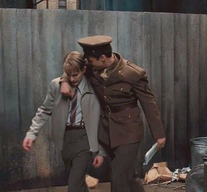 kuahsoldier's tweet photo. 이 차이가….. https://t.co/rLfa2KKMaJ