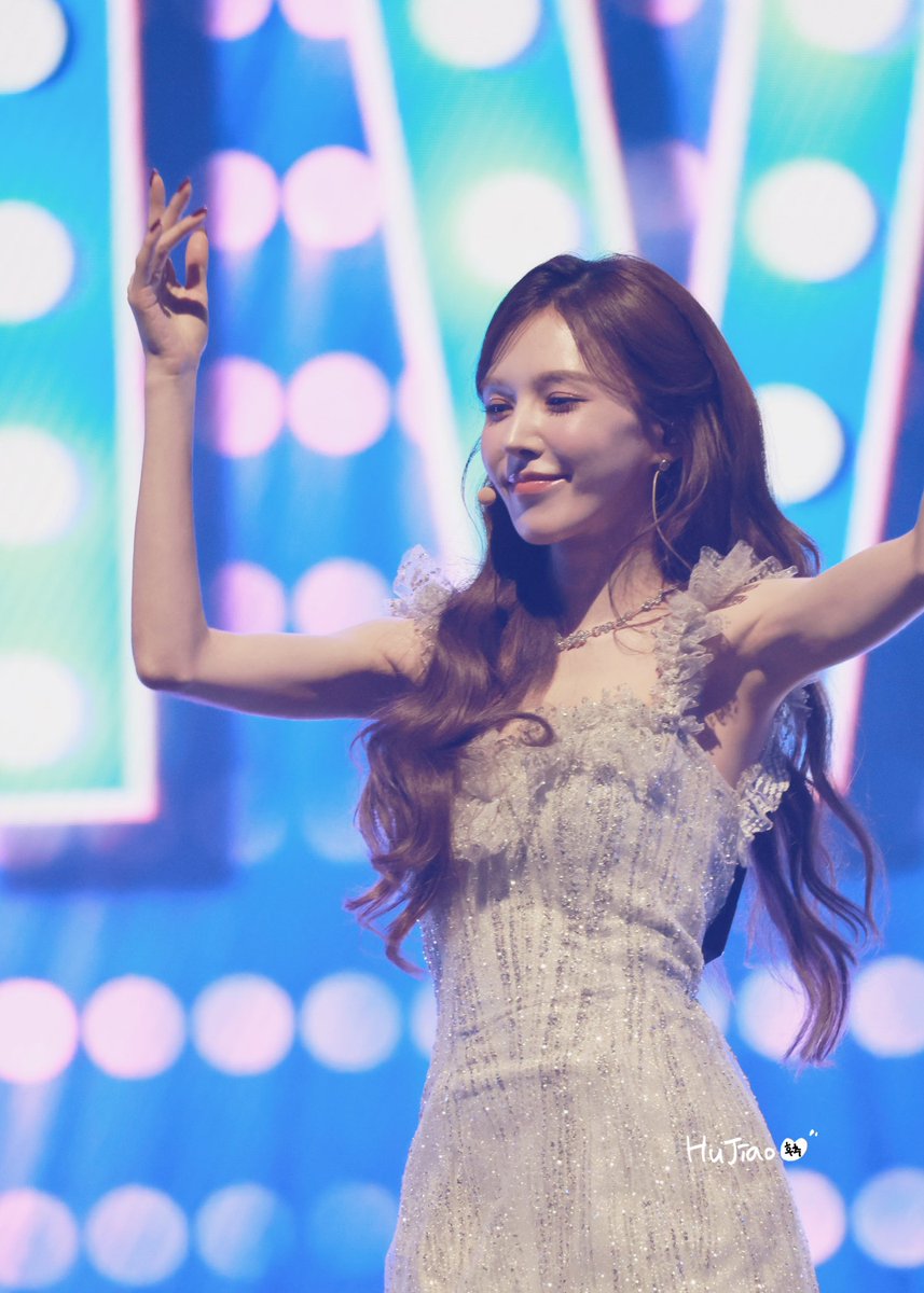 HuJiao_1009's tweet photo. 260926 Disney #Wendy #웬디

不知道哪裡開始謝幕😍
一陣慌亂根本沒調～ https://t.co/PUcqY7KTUb
