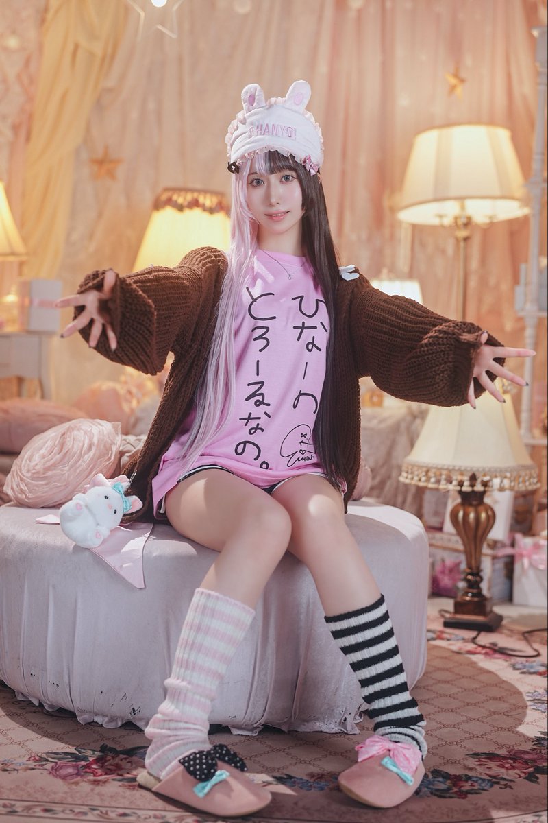 373doll's tweet photo. コスプレ/cosplay
ぶいすぽっ! 橘ひなの🍫💘部屋着ver.

VGGCまで絶対あっという間でやばい、楽しみすぎるな〜〜たらふく買うぞ🥲💞✨ https://t.co/5TcbPr0hIe