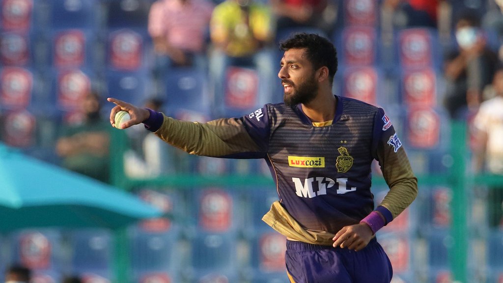 Rokte_Amarr_KKR's tweet photo. 🗣️ Varun Chakaravarthy: "DK got me into the IPL. Abhishek Nayar &amp; DK at KKR helped me develop into a better player." 

Forever Grateful to them for bringing Varun to KKR! ⭐💜

#6YearsOfVarun https://t.co/qjUcNsaRvJ