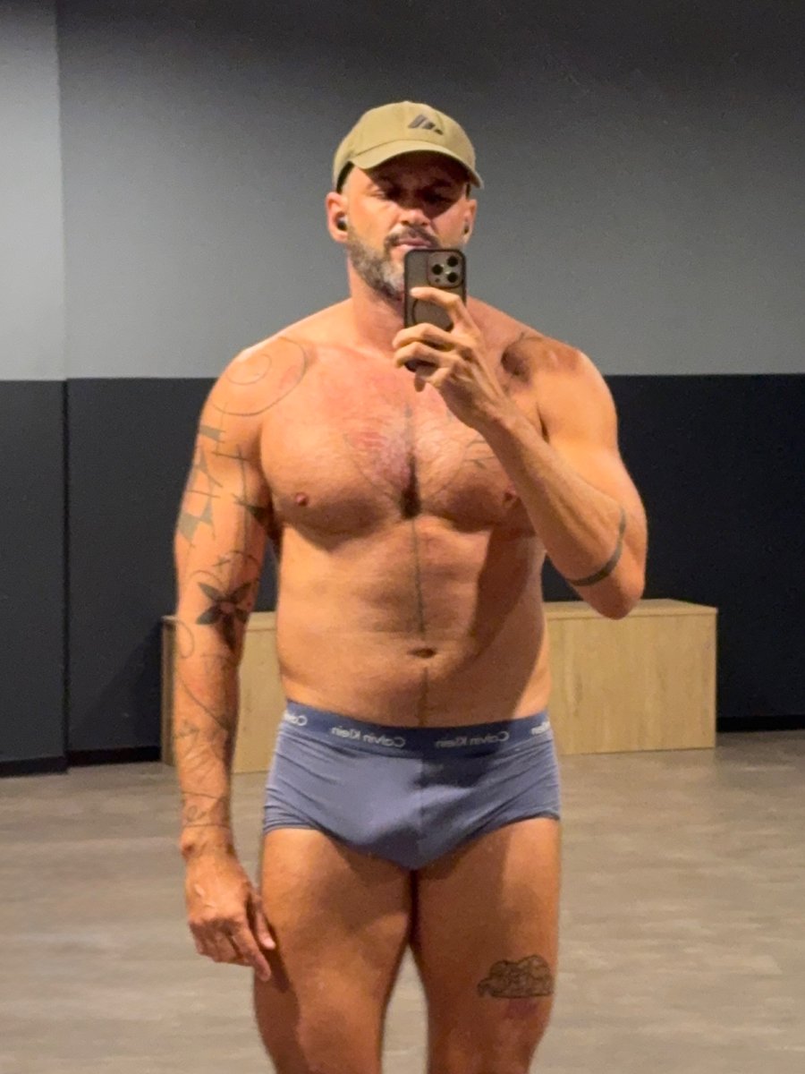 david_polee's tweet photo. Seeing some results is 🔥🔥🔥
#gym #workout #lockerroom https://t.co/jw9R2kTVwI
