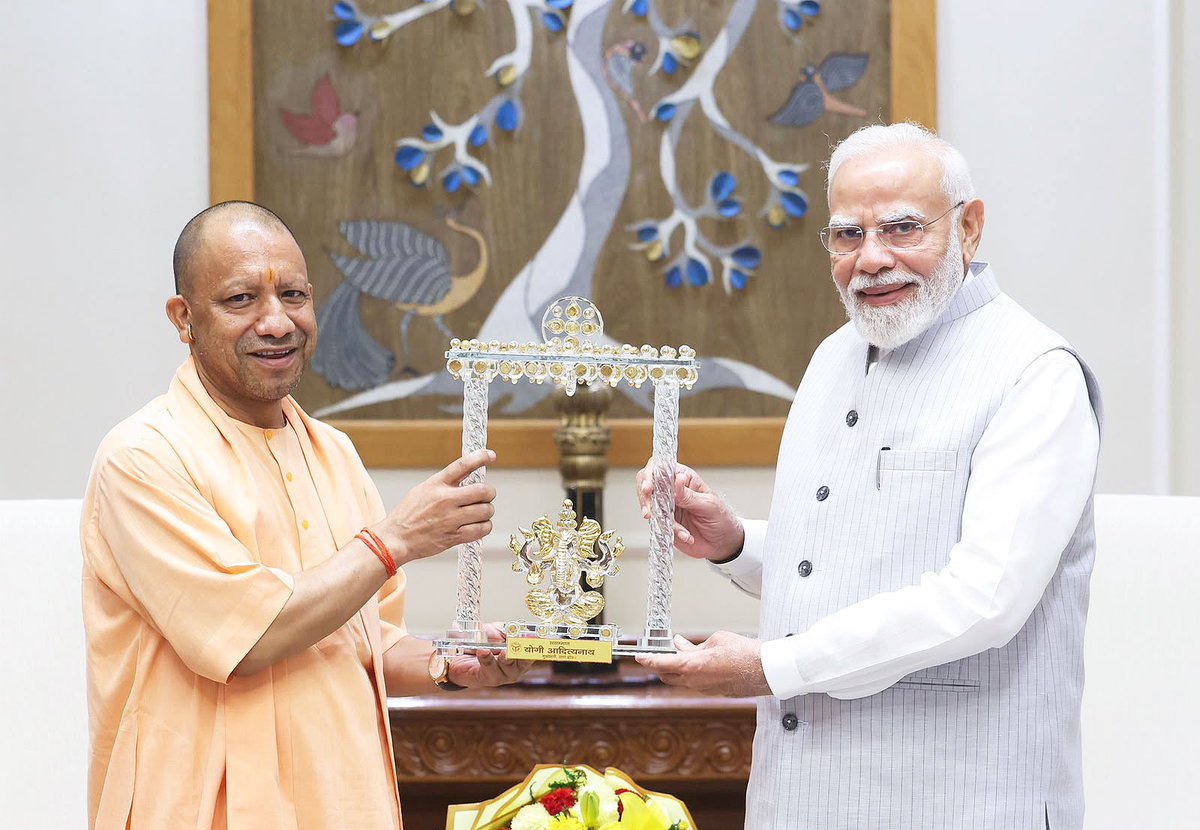 NewsMatrixIND's tweet photo. 🚨 KEY POLITICAL MEETING IN DELHI!

UP CM Yogi Adityanath met PM Modi at his residence for nearly an hour.

Sources say the discussions focused on the 2027 UP Assembly elections, including the upper-caste vote, and BJP’s Rajya Sabha candidate selection from Uttar Pradesh.

The political temperature in UP is rising. 🔥