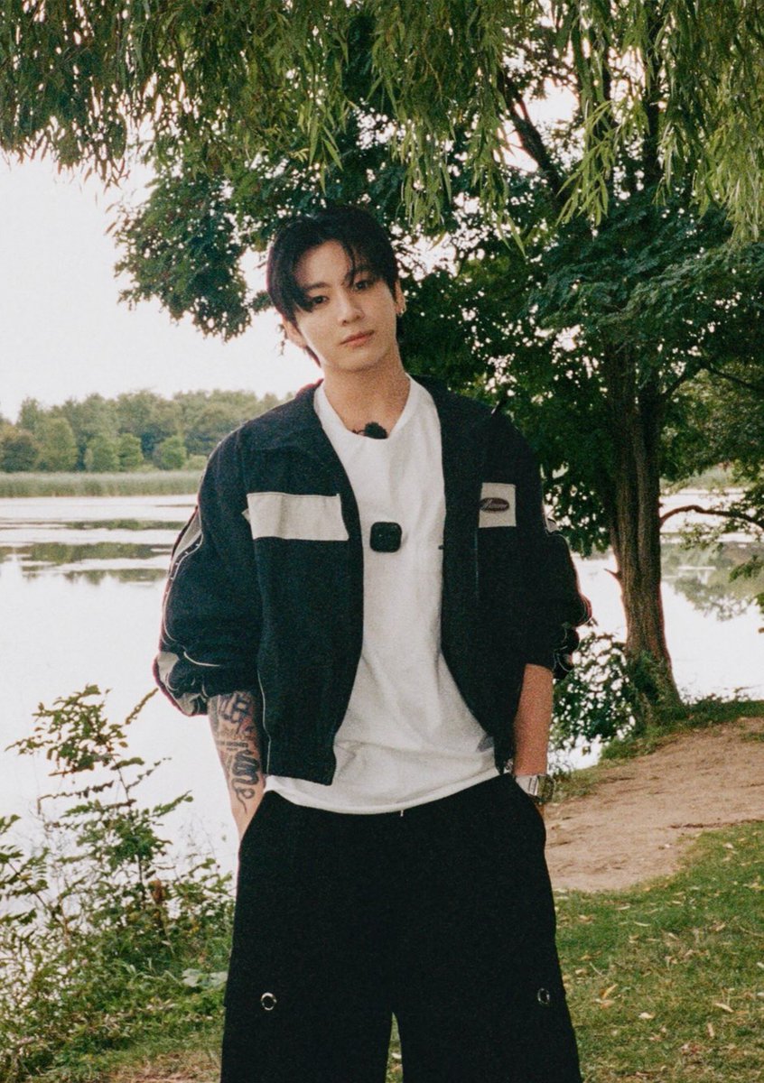 swygirl's tweet photo. we would've gotten so many boyfriend pics like these if he actually posted dumps on his insta 😭 https://t.co/myAxJJQkku