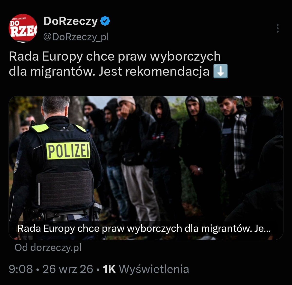 josearcadio88's tweet photo. Już naprawdę ciężko komentować otaczającą rzeczywistość. 

To my stawiamy płoty, zasieki, jakieś bagna mają powstawać na granicy z Białorusią, a tu cyk Rada Europy chce praw wyborczych dla imigrantów, gdzie w strefie Schengen będą mogli sobie pomykać i decydować o losach kraju.

Coś pięknego.   

Orwell to już dawno został znokautowany.