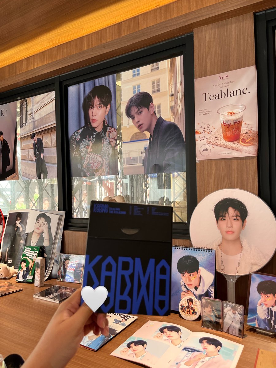 IBUNSEUNGMIN's tweet photo. Dah gapernah main album-albuman tbtb dapet beginian🫣 apa sebutannya pun aku gatau MAAF

but anw, terima kasih yeah atas undiannya @PERSAMI_ID https://t.co/8I9Nv0G3Rm