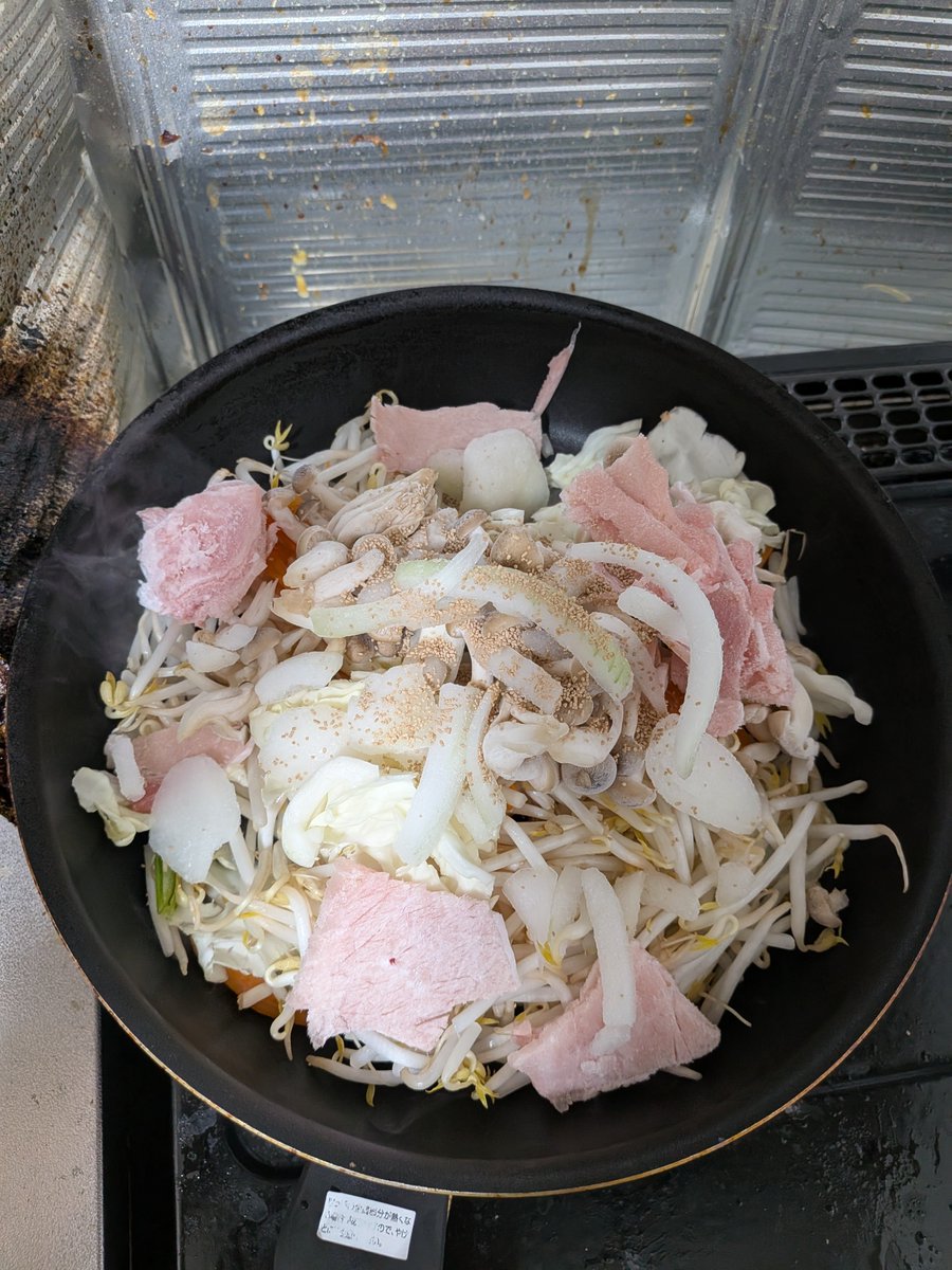 Busyukei's tweet photo. 今夜は、ラーメンデスナ

#料理
#狐の主夫
#ラーメン
#夕飯 https://t.co/yz7QnTBScJ