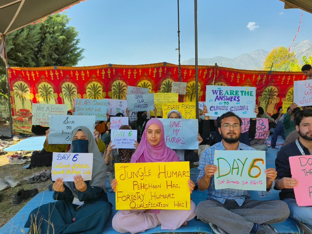 JKFSA_'s tweet photo. DAY 6

Six days of standing together, six days of keeping our message alive.

With every passing day, our resolve grows stronger and our hope for a meaningful outcome remains alive.

We continue with patience and purpose, trusting that a fair hearing will lead to a meaningful way forward.
@OmarAbdullah
@JavedAhmadRana
@Sunil_SharmaBJP
@IltijaMufti_ 

#Day6  #ForestryStudents #GiveForestryItsDue #ForestryHasAPlace