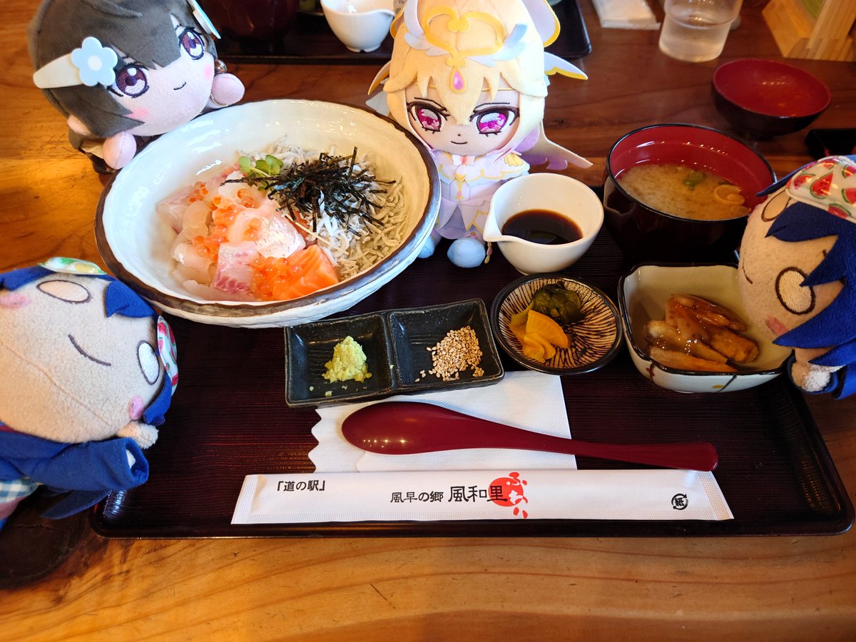 umc0315's tweet photo. 地のものでランチだった(꒪ᴗ꒪) https://t.co/6FlXq3Cwcl