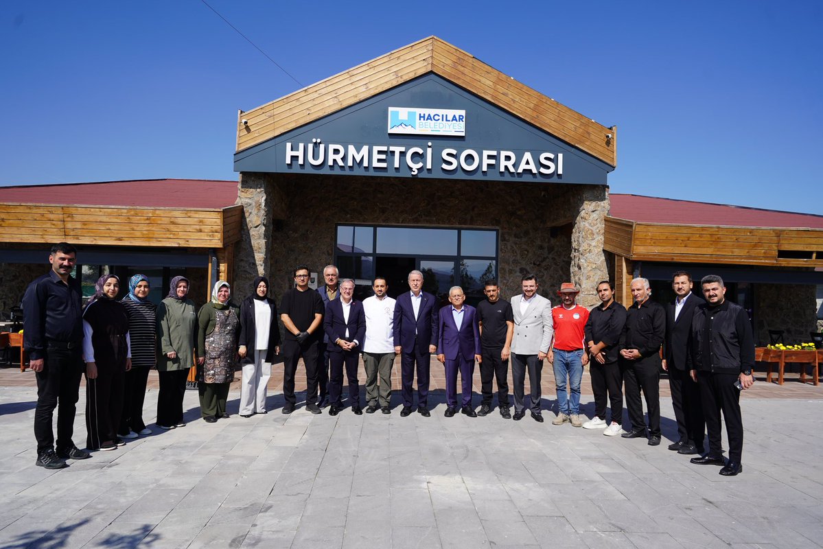 baskanmemduhbyk's tweet photo. TBMM Millî Savunma Komisyonu Başkanımız, AK Parti Kayseri Milletvekilimiz Sayın Hulusi Akar, AK Parti İl Başkanımız Sayın Hüseyin Okandan, Hacılar Belediye Başkanımız Sayın Bilal Özdoğan, AK Parti Hacılar İlçe Başkanımız Sayın Fazilet Kahraman ve il başkan yardımcılarımızla birlikte eşsiz doğasıyla Hürmetçi’deyiz. 🐎🌿

Yenilenen yüzü, doğal güzellikleri ve kendine has atmosferiyle Hürmetçi’miz her geçen gün daha da güzelleşiyor.  Kayseri’mizin bu eşsiz değerini hep birlikte geleceğe taşımaya devam edeceğiz. ❤️