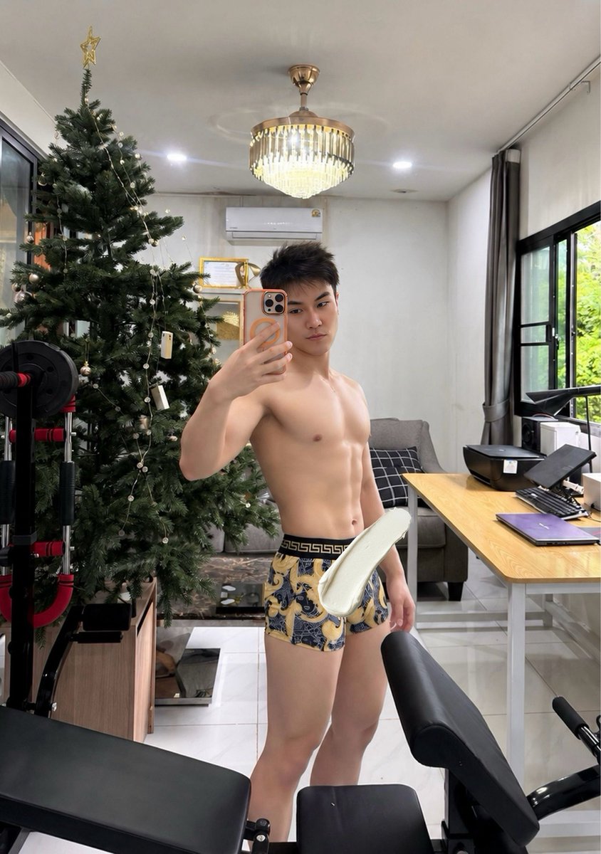 HomchuyOfficial's tweet photo. จะทนได้สักกี่น้ำ ผมน้ำเดียวพอเลย 😭 https://t.co/li06irIp2M