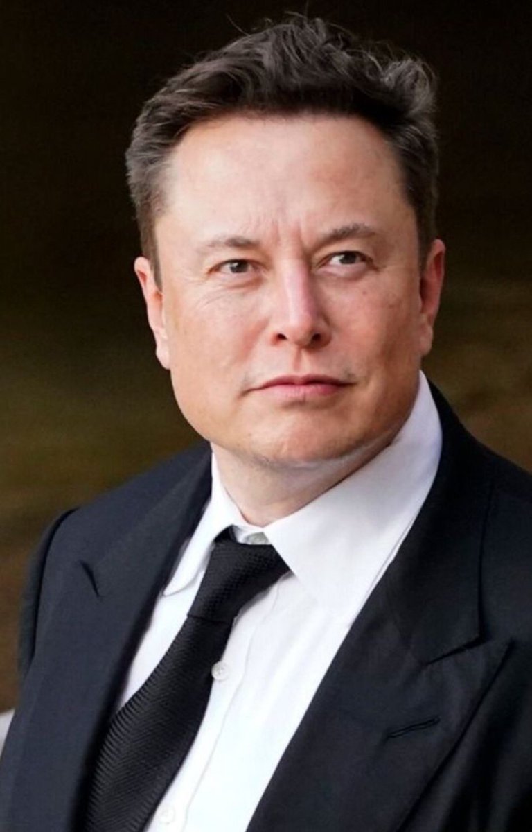 goforthesuc's tweet photo. Elon is sitting here thinking about...

A. Mars 🚀
B. Tesla ⚡
C. X 🐦
D. What to order for dinner 🍕

👇 Choose one. https://t.co/uBRhGoH7lK