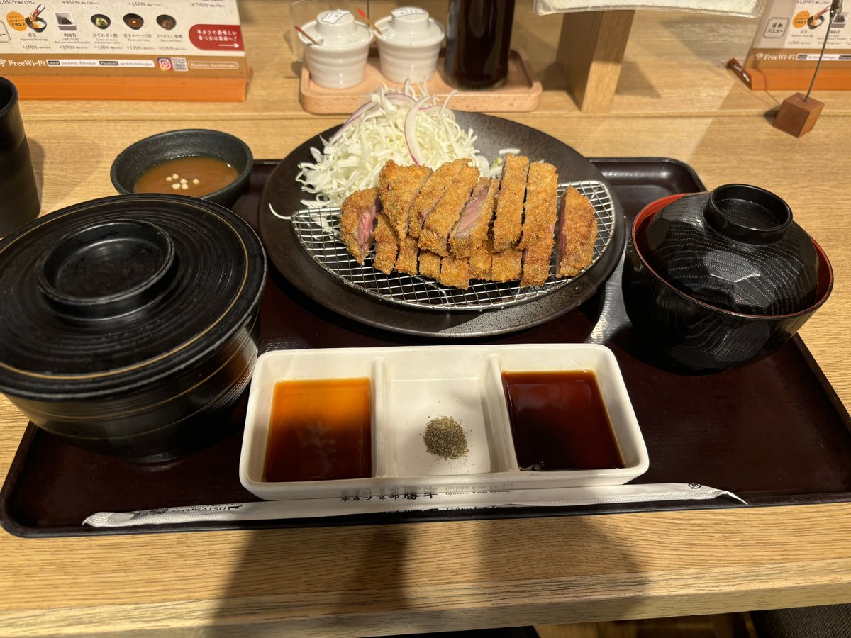 iisley's tweet photo. 新幹線待ちしてる間に食べてきた https://t.co/4hXteW4IiT
