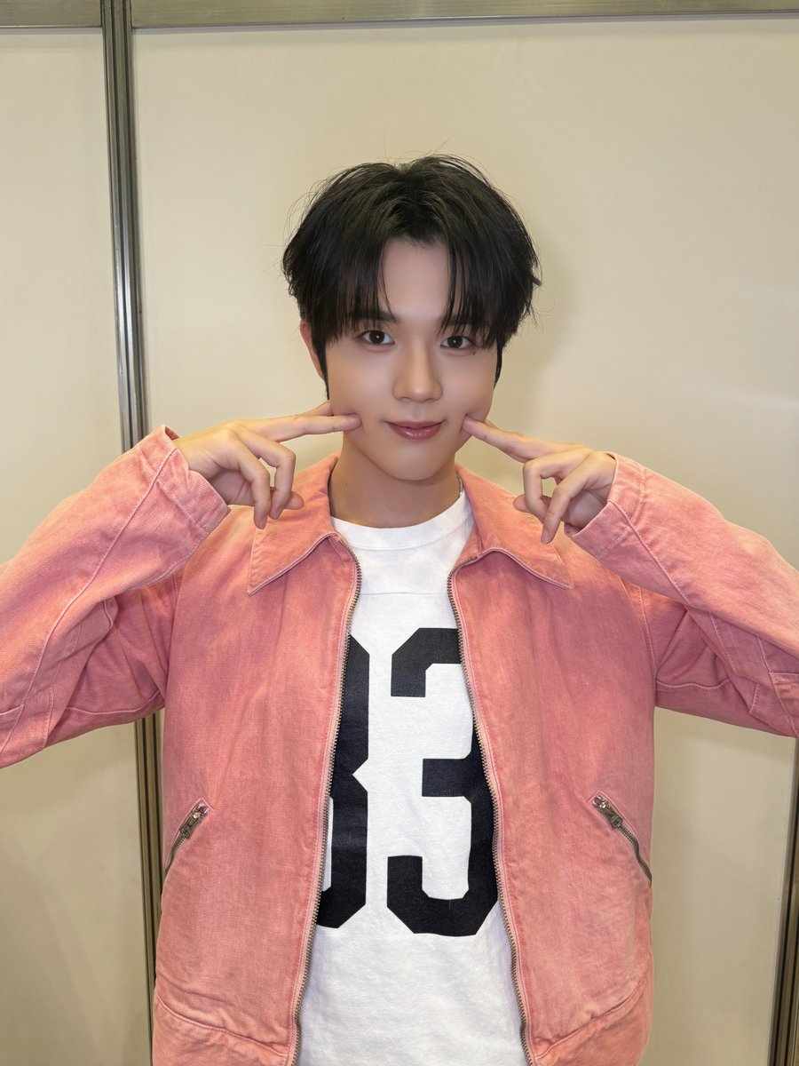 KO1KEYZofficial's tweet photo. [📸] 260926

『Rakuten GirlsAward 2026 A/W』
ありがとうございました🤟

⚾️ #ISSA
Detail ➡︎https://t.co/K8nl7vi0eE

MVをみる
🔗https://t.co/o4P93rY2xD
Apple Musicで聴く
🔗https://t.co/uY07UUEWhv
Spotifyで聴く
🔗https://t.co/IvHyMGNIWn

@GirlsAward
#ガルアワ2026AW #ガルアワ
#KO1KEYZ