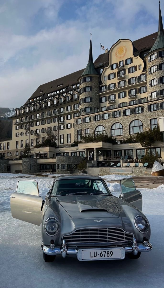 onllycutestuff's tweet photo. St. Moritz, Switzerland https://t.co/HbT5g0HqYI