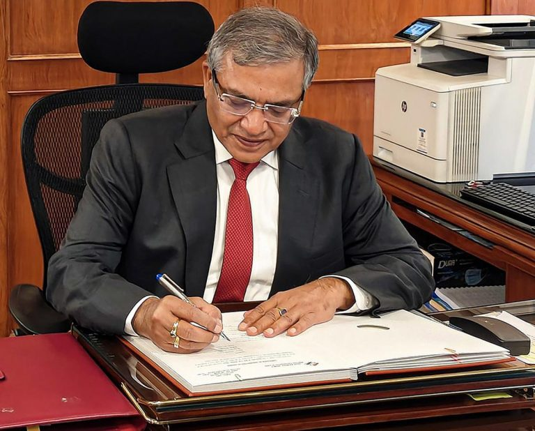 NewspressX's tweet photo. Do you still trust India's Chief Election Commissioner, Shri Gyanesh Kumar?  

01. ○ Yes   

02. ○ No

Be Honest 🙏 https://t.co/mh10QVoh2e