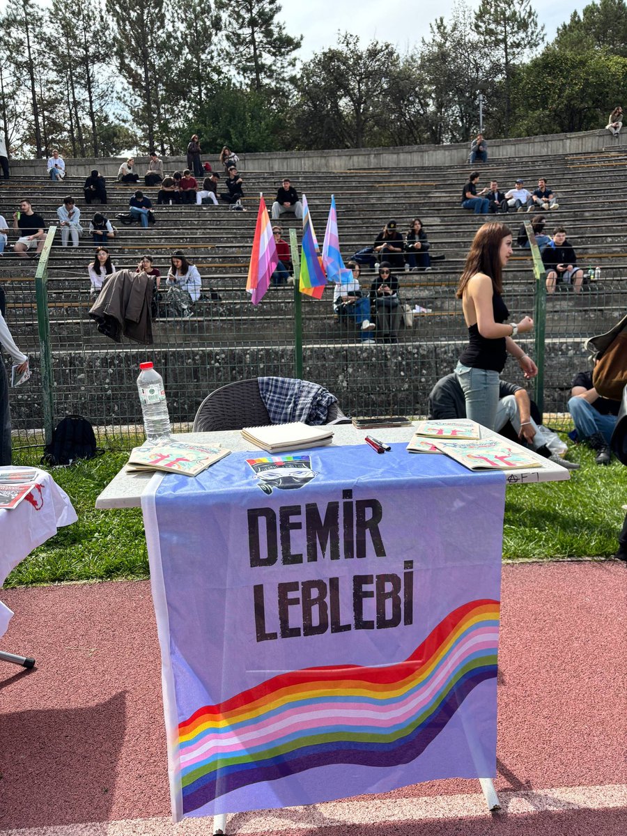 Demrrlebbii's tweet photo. 🏳️‍🌈🏳️‍⚧️ODTÜ oryantasyonunda masamızı açtık.

Devrimdeyiz aşkım, bizi bul! https://t.co/7LtOebxp1p