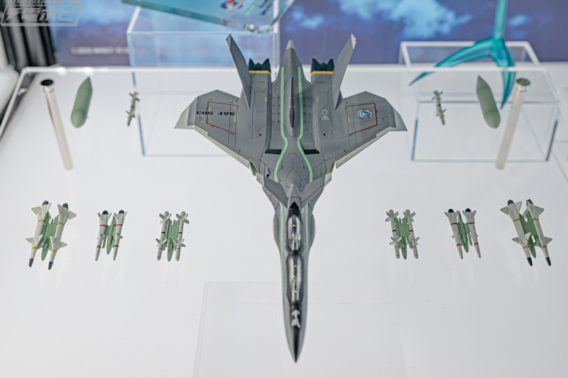 hobby_magazine's tweet photo. #戦闘妖精雪風
FFR‐31MR／D スーパーシルフ“雪風” リニューアルVer.
FFR‐41MR メイヴ“雪風” リニューアルVer.

https://t.co/gyvCiObnQg

#メガホビEXPO2026 https://t.co/AdaRe4grGo