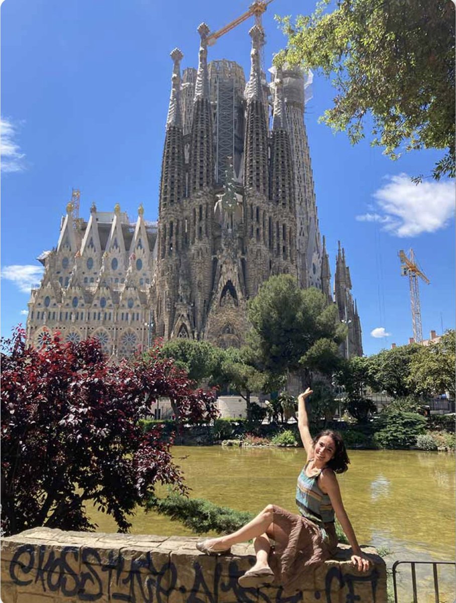 VeroSinmapa's tweet photo. 📍 ¿Vas a pasar 3 días en #Barcelona? ¡Esto te interesa!

😎 He preparado un itinerario por días y zonas, con mapa y consejos para aprovechar bien el tiempo (y los mejores planes, precios, horarios y recomendaciones).

💁🏻‍♀️ Te comparto la guía gratuita aquí: https://t.co/zOybpPGp31 https://t.co/90q8sj4CxO